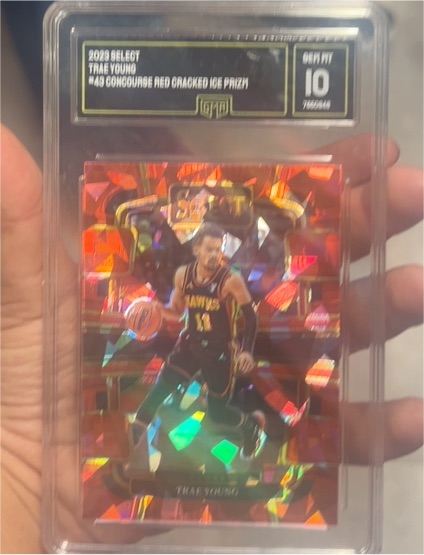 2023 Panini Select #49 Trae Young Red Cracked Ice Prizm — front
