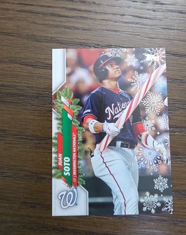 2020 Topps Holiday #HW196 Juan Soto — front