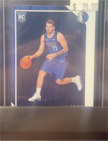 2020-21 Panini Chronicles Threads #82 Luka Doncic — front