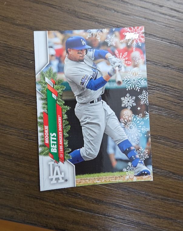 2020 Topps Holiday #HW89 Mookie Betts — front