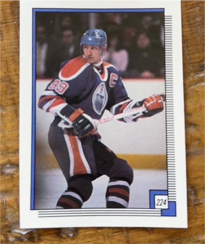 1988-89 O-Pee-Chee Stickers #224 Wayne Gretzky — front
