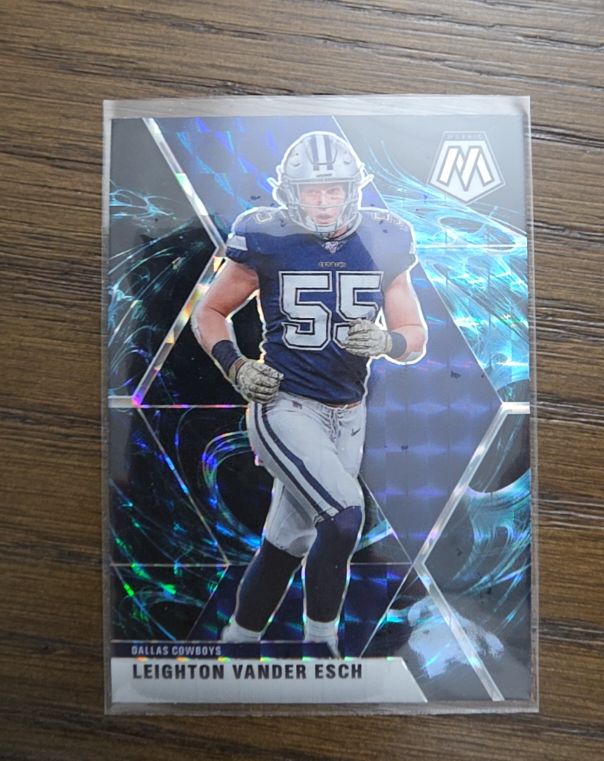 2020 Panini Mosaic #61 Leighton Vander Esch — front