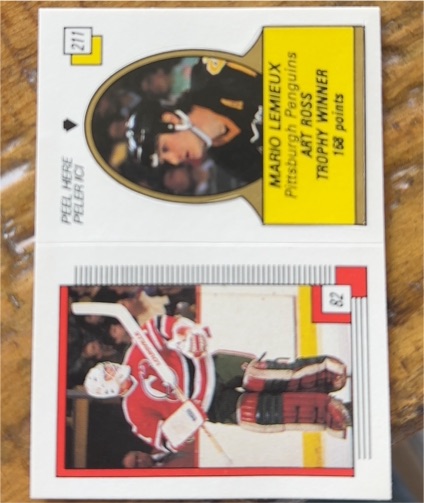 1988-89 O-Pee-Chee Stickers #211 Mario Lemieux — front