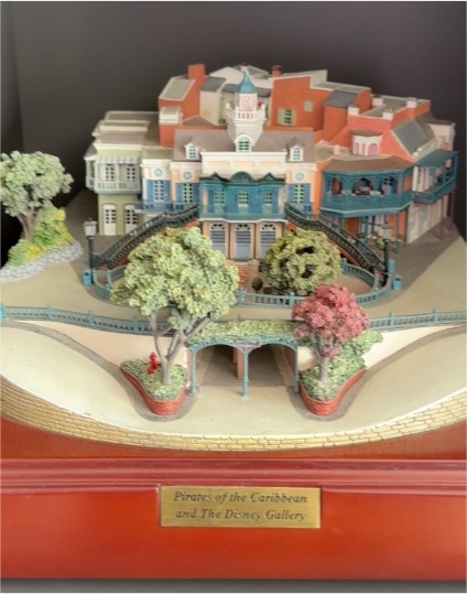 Olszewski Pirates of the Caribbean and The Disney Gallery Diorama — front