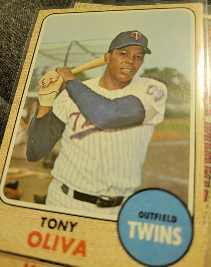 1968 Topps #165 Tony Oliva — front