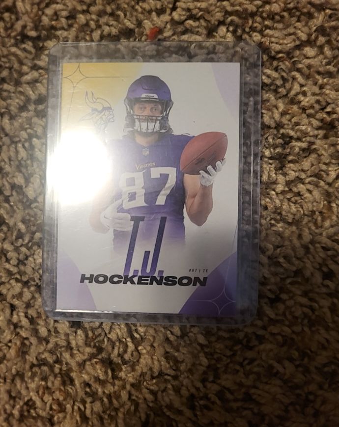 2025 Panini Training Camp Exclusive #87 T.J. Hockenson — front