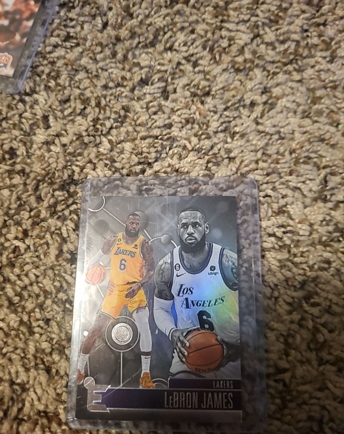 2022-23 Panini Chronicles Essentials #228 LeBron James — front