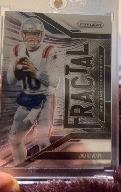 2025 Panini Prizm #7 Drake Maye Fractal — front