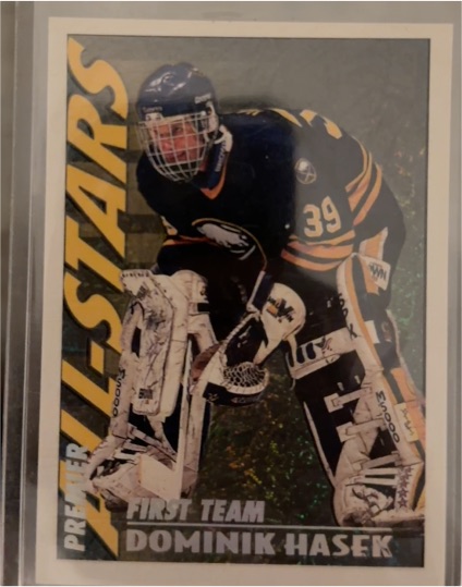 1994-95 Topps Premier #35 Dominik Hasek — front