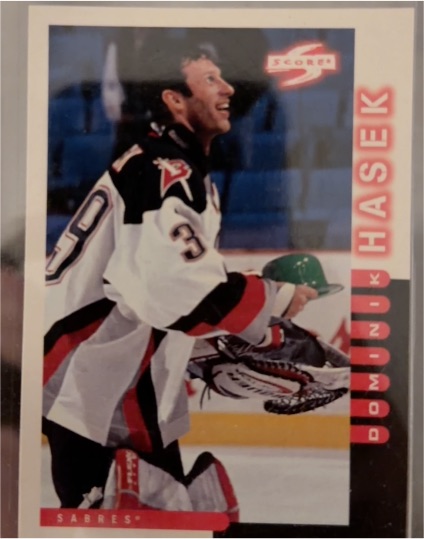 1997-98 Score #39 Dominik Hasek — front