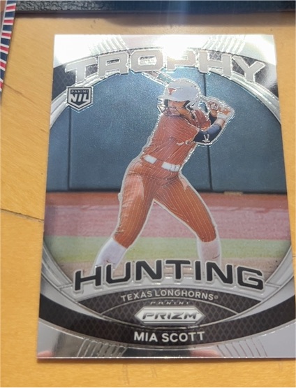 2025 Panini Prizm Trophy Hunting #TH-6 Mia Scott — front