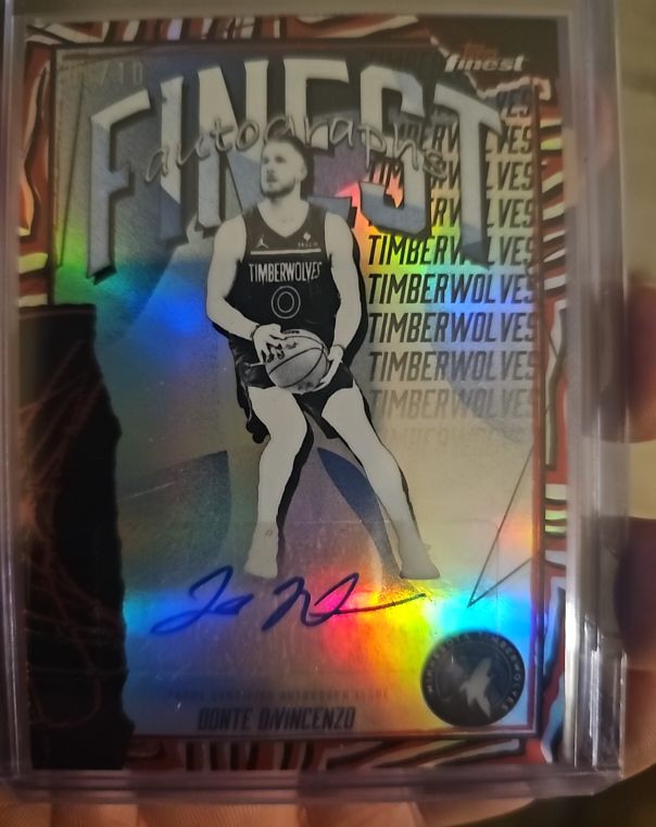 2025-26 Topps Finest #FAU-DD Donte DiVincenzo Finest Autographs — front