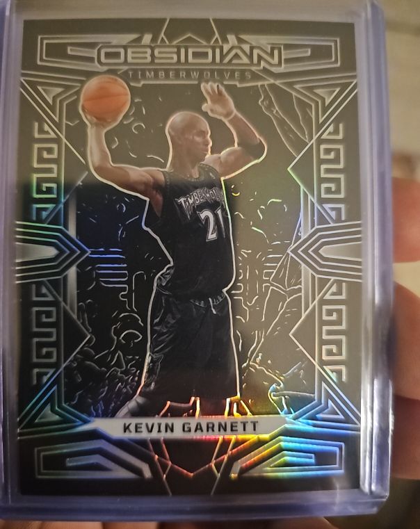 2021-22 Panini Obsidian #139 Kevin Garnett — front
