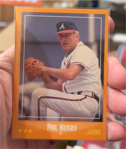 1988 Score #555 Phil Niekro — front