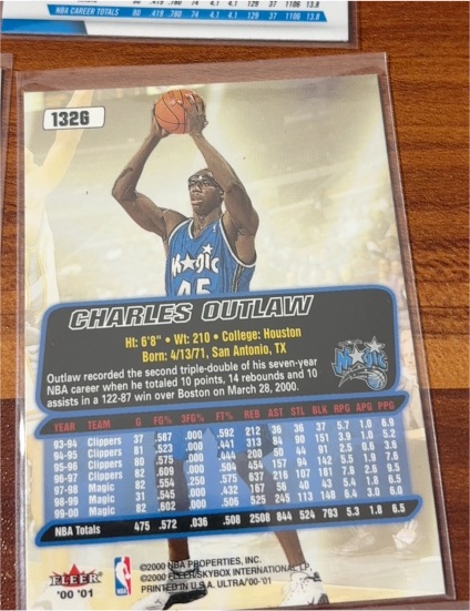 2000-01 Fleer Focus #132G Charles Outlaw — front