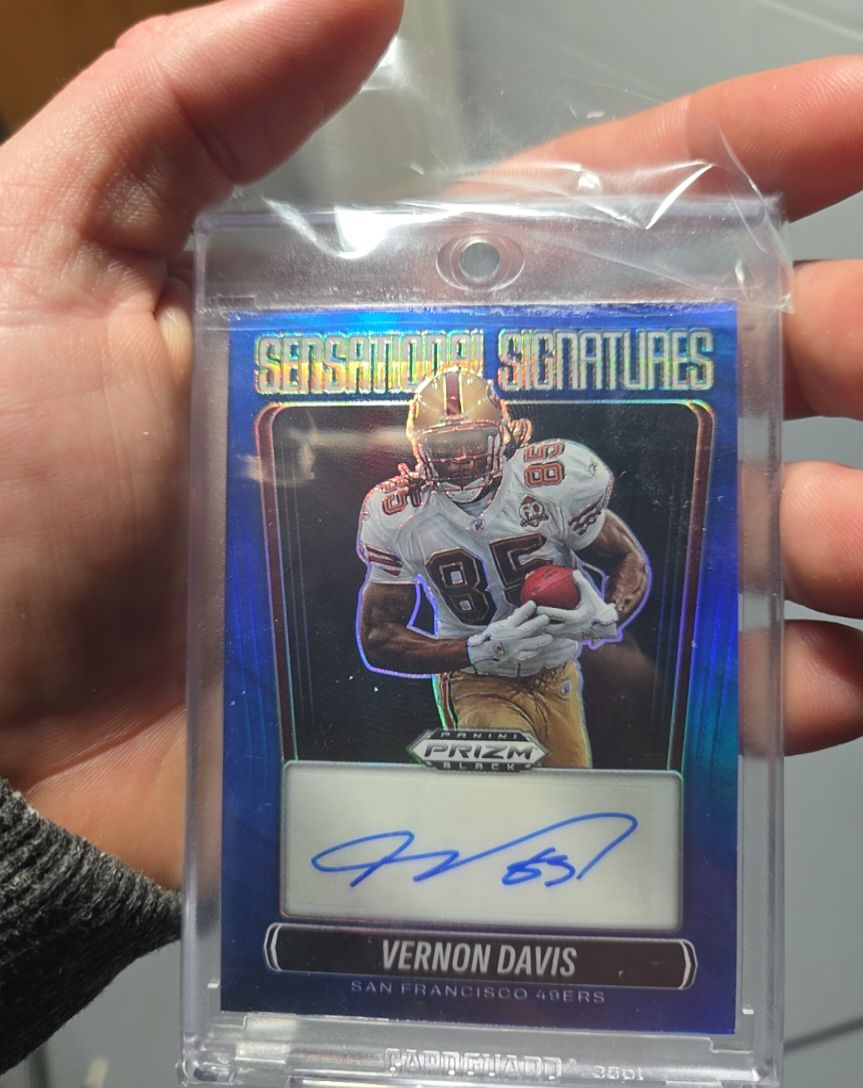 2025 Panini Prizm Black #39 Vernon Davis Sensational Signatures Auto — front