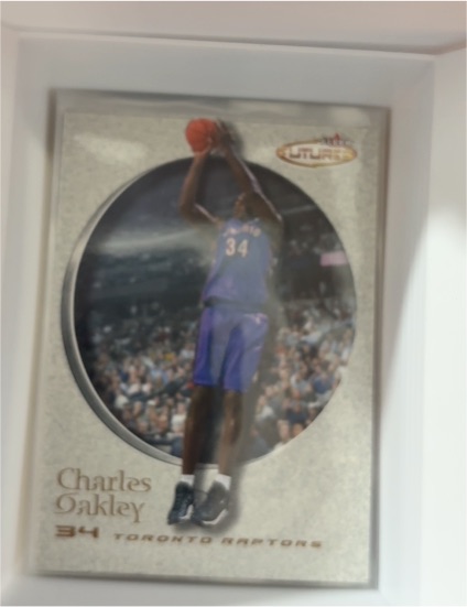 2000-01 Fleer Futures #104 Charles Oakley — front