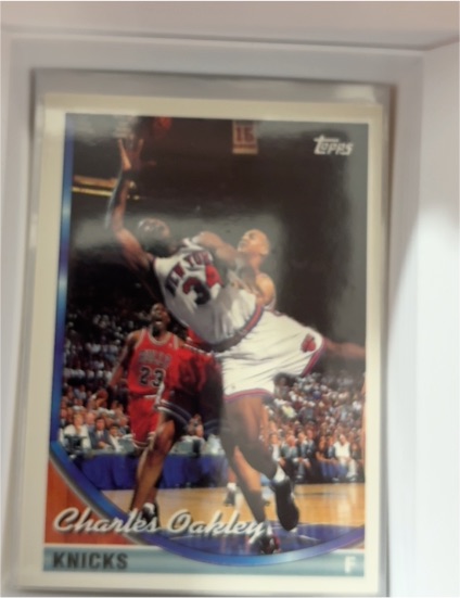 1993-94 Topps #25 Charles Oakley — front