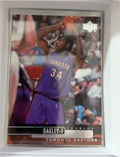 1999-00 Upper Deck #300 Charles Oakley — front