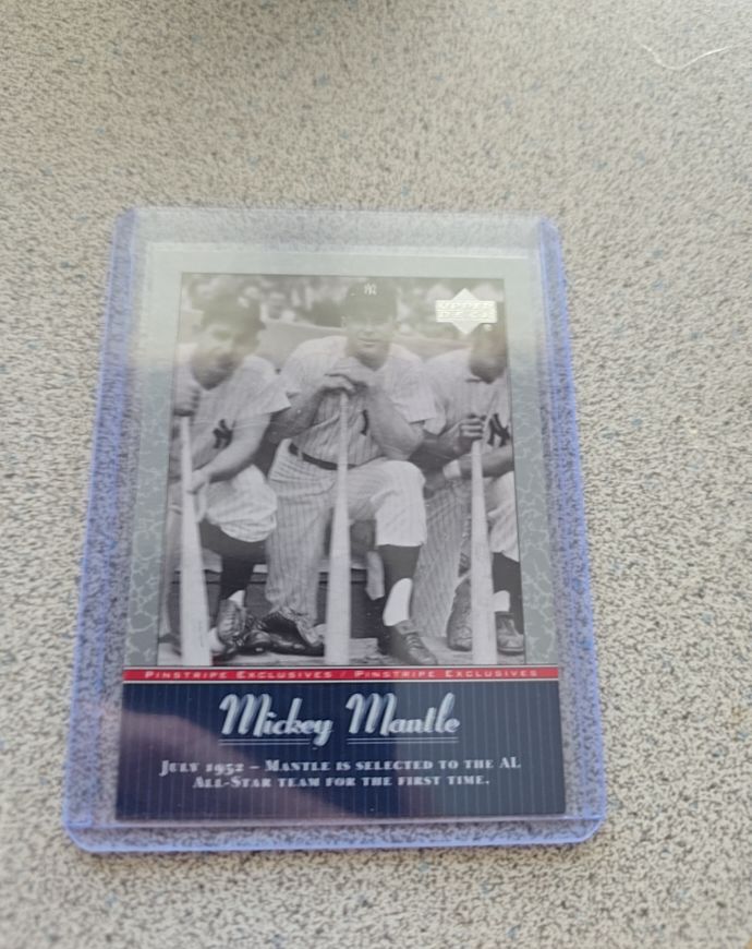 2001 Upper Deck #MM10 Mickey Mantle Pinstripe Exclusives — front