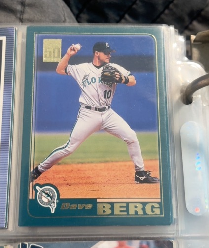 2001 Topps #106 Dave Berg — front