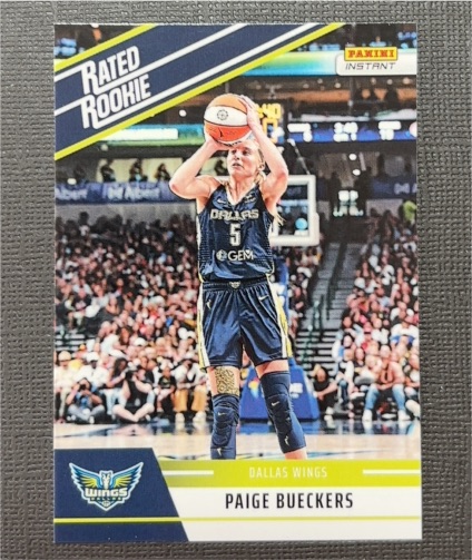 2025 Panini Instant WNBA #RRR-1 Paige Bueckers Rated Rookie Retro — front
