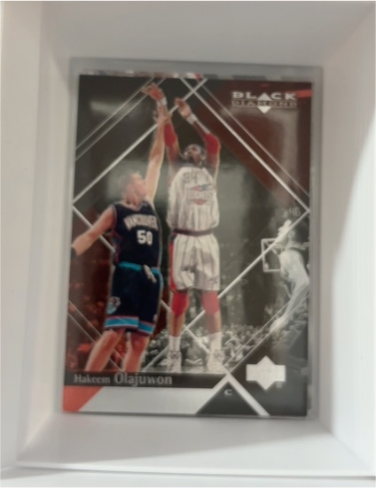 1999-00 Upper Deck Black Diamond #28 Hakeem Olajuwon — front