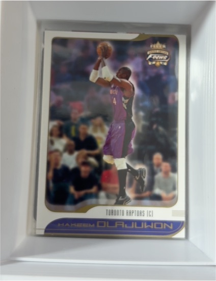 2001-02 Fleer Focus #17 Hakeem Olajuwon — front