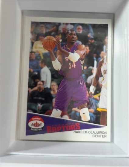 2001-02 Fleer Shoebox #66 Hakeem Olajuwon — front