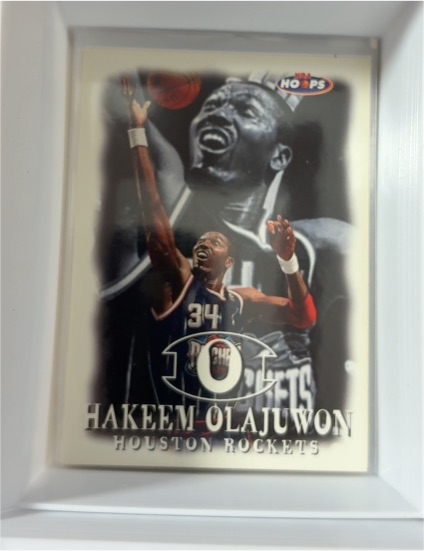 1998 Hoops #129 Hakeem Olajuwon — front