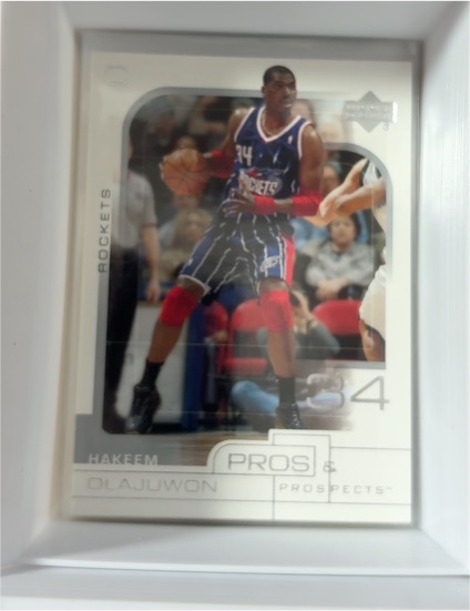 2001-02 Upper Deck Pros & Prospects #30 Hakeem Olajuwon — front