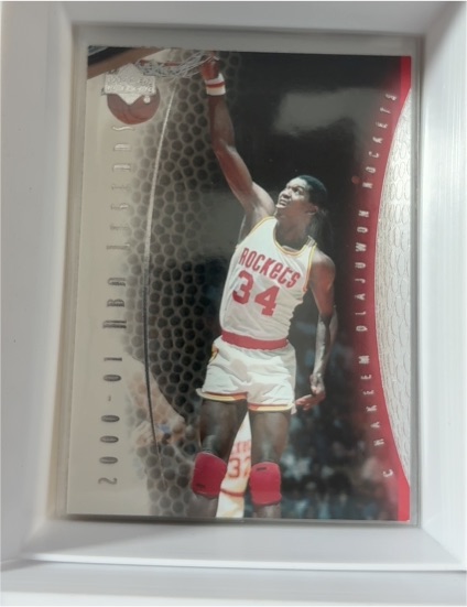 2000-01 Upper Deck NBA Legends #22 Hakeem Olajuwon — front