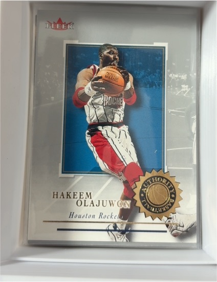 2000-01 Fleer Authority #37 Hakeem Olajuwon — front