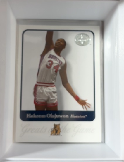 2001 Fleer Greats of the Game #29 Hakeem Olajuwon — front