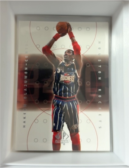 2000-01 Upper Deck SP Authentic #29 Hakeem Olajuwon — front