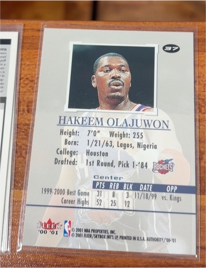 2000-01 Fleer #37 Hakeem Olajuwon — front