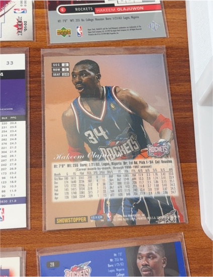 1997 Fleer #304 Hakeem Olajuwon — front