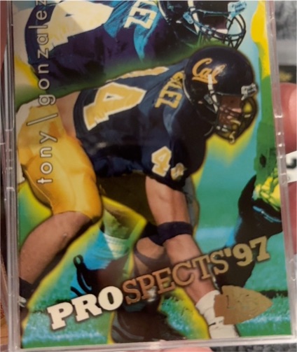 1997 Fleer Prospects #5 Tony Gonzalez — front