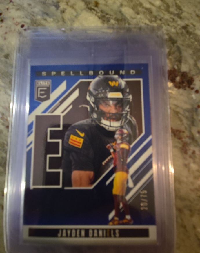 2025 Panini Donruss Elite Spellbound #14 Jayden Daniels — front