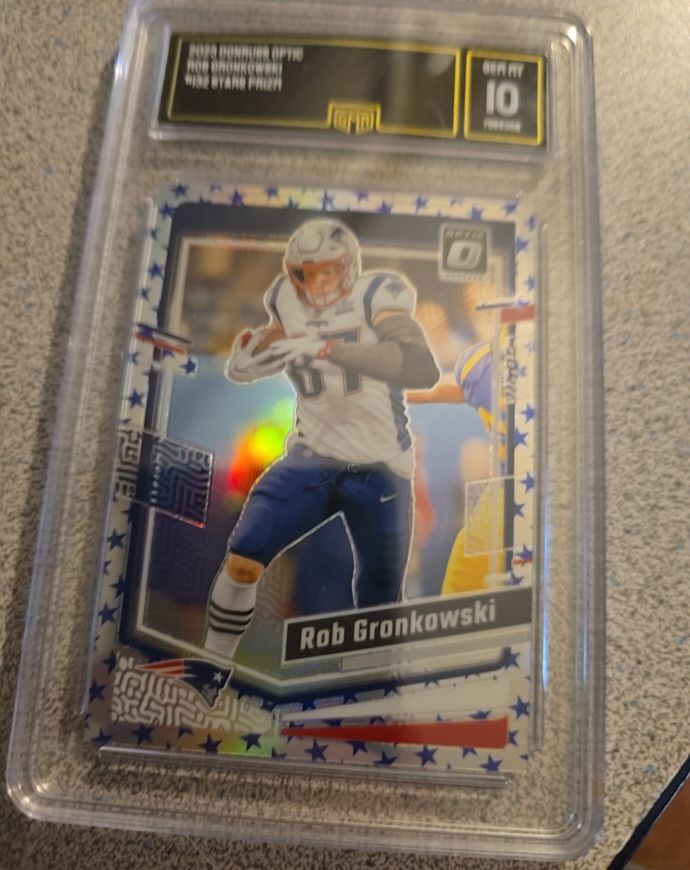 2023 Panini Donruss Optic #132 Rob Gronkowski — front