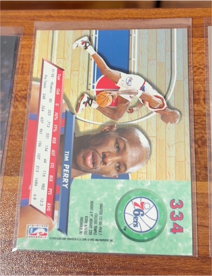 1992-93 Fleer Ultra #211 Tim Perry Philadelphia 76ers — front