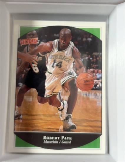 2000-01 Upper Deck Victory #44 Robert Pack — front
