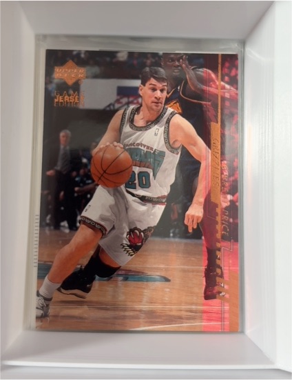 2000-01 Upper Deck #175 Mike Bibby — front