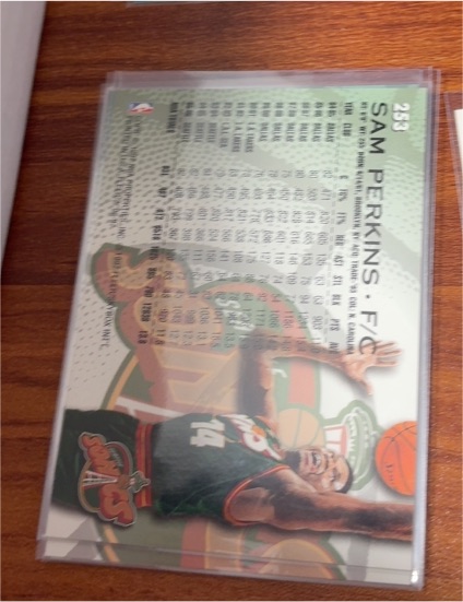 1993-94 Skybox #253 Sam Perkins — front