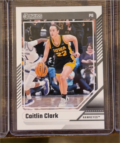 2024 Donruss #8 Caitlin Clark Iowa Hawkeyes — front