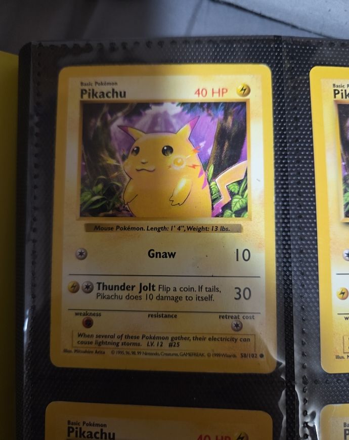 1999 Pokémon #58 Pikachu — front