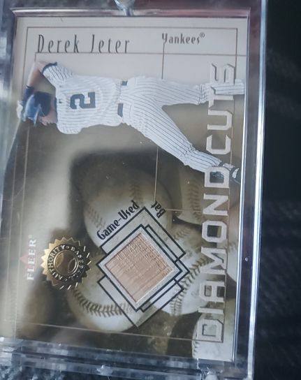 2001 Fleer Authority Diamond Cuts #NNO Derek Jeter — front