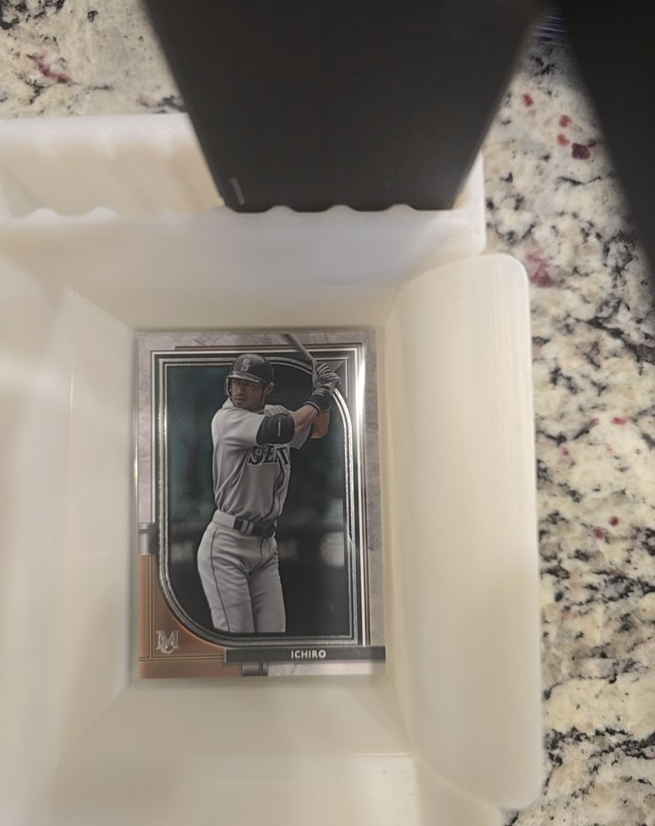 2021 Topps Museum Collection #34 Ichiro Suzuki — front
