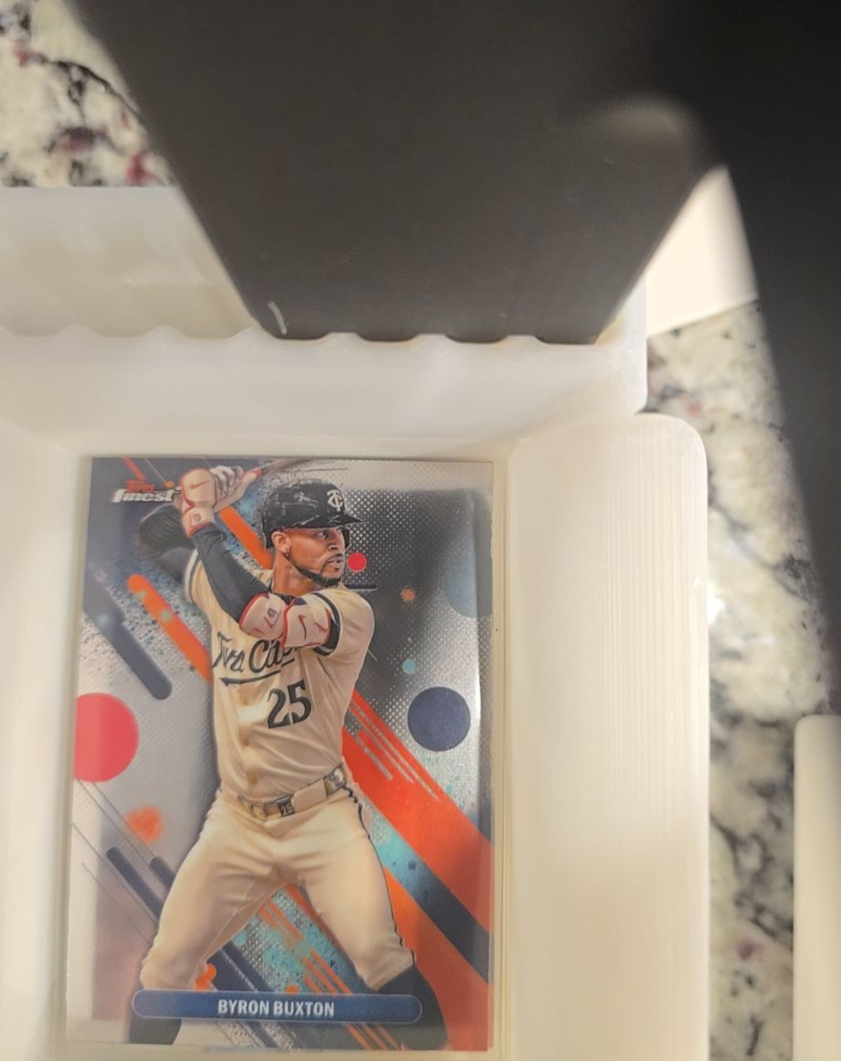 2025 Topps Finest #91 Byron Buxton — front