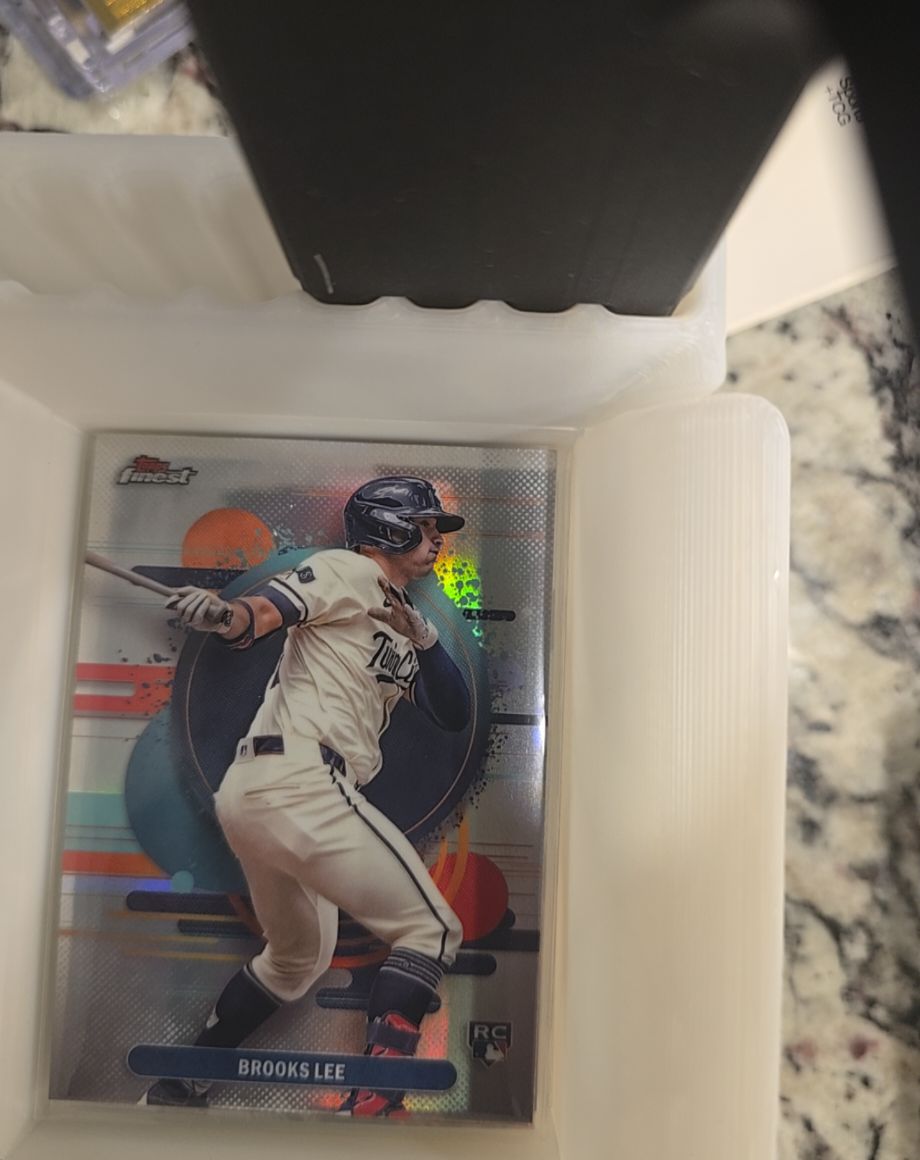 2025 Topps Finest #163 Brooks Lee — front